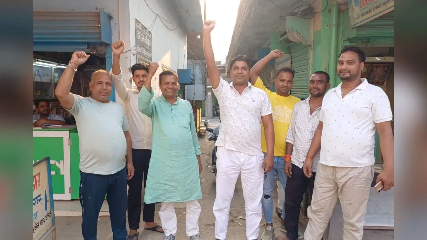 बिहार में एडवोकेट को हथकड़ी लगाकर कोर्ट भेजने पर बवाल, वकीलों का हंगामा